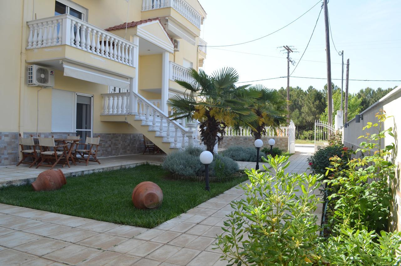 Irini Apartments Keramoti  Exterior photo